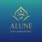 logotipo Alune ocio consciente en letras amarillas con fondo degradado azul