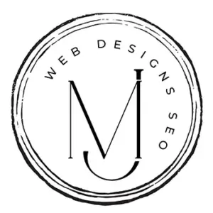 Logotipo con forma de sello redondo una M en medio del asta derecha se forma la J web design SEO sl rededor de esta