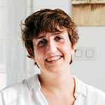 Foto de Verónica Vicente Ruiz mirando a la camára con una sonrisa